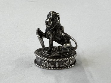 Versilberte Abschlussfigur BAYRISCHER LÖWE 2